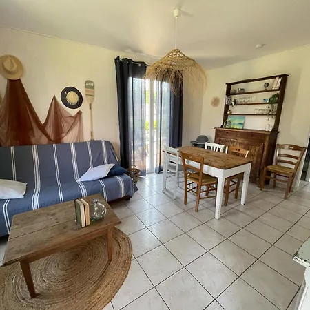 La Maison De La بيت للعطل *